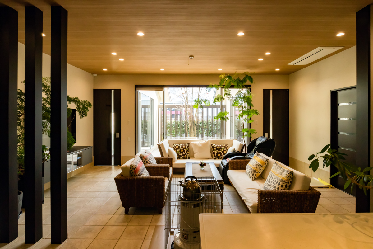 中庭のある平屋建ての家 泉州地域の新築一戸建てなら泉佐野で3000邸の関西ホームへお任せください